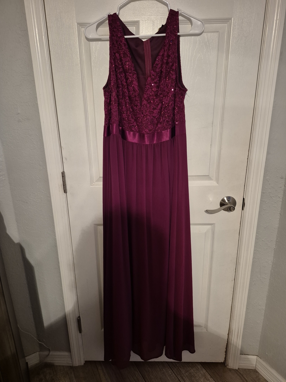 Elegant Plum Beaded V-Neck Evening Dress